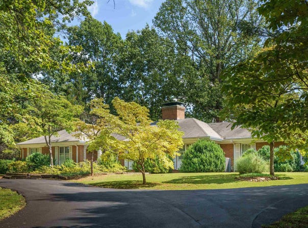 490 OAK CIR, CHARLOTTESVILLE, VA 22901