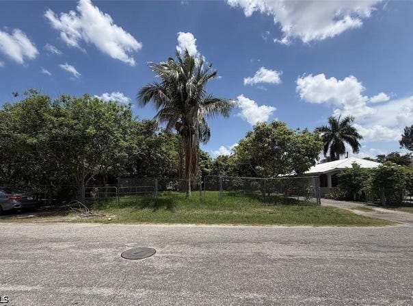324 E Obispo Avenue, Clewiston, FL 33440
