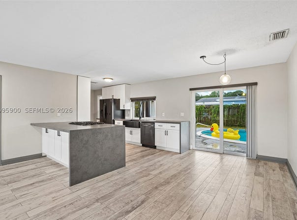 8440 Sheraton Dr, Miramar, FL 33025