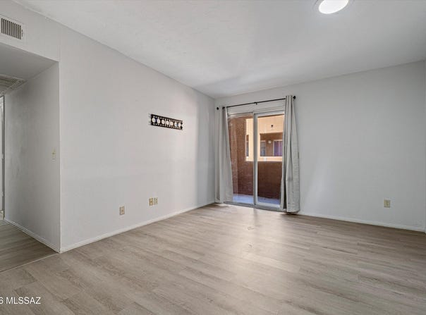 1810 E Blacklidge Drive, Tucson, AZ 85719