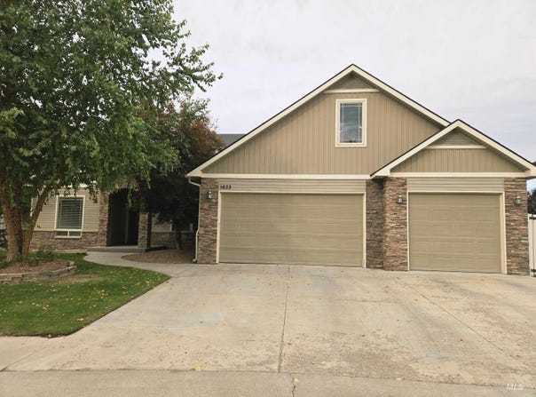 1633 Hickory Ave, Fruitland, ID 83619