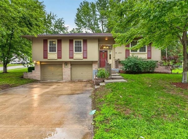 1001 Lakeview Boulevard, Lee's Summit, MO 64081