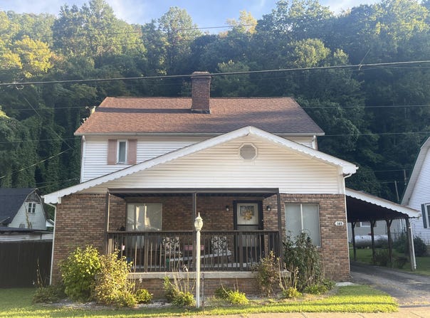 385 E Main Street, Lynch, KY 40855