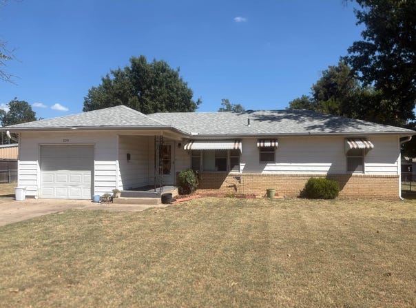 220 N Cedar, Newkirk, OK 74647