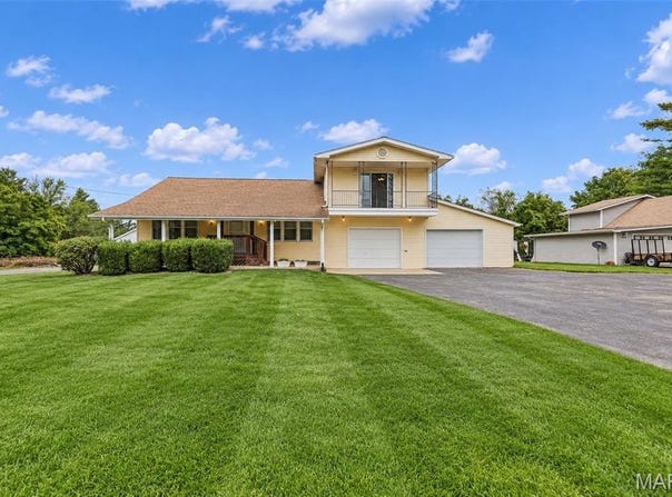 4620 N Alby Road, Godfrey, IL 62035