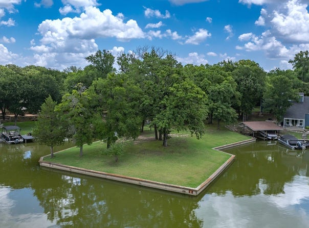 504 Harbor Drive S, Azle, TX 76020