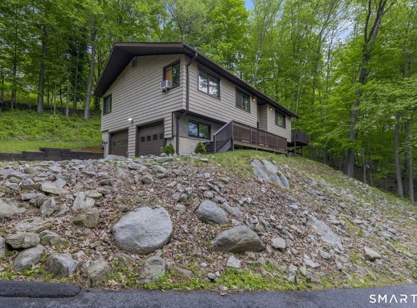 41 Elbow Hill Road, Brookfield, CT 06804