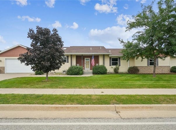 285 Jappa Road, Ely, IA 52227