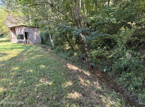 204 Hughes Hollow Rd, Vonore, TN 37885