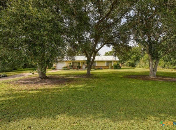 2179 US Highway 90a, Shiner, TX 77984