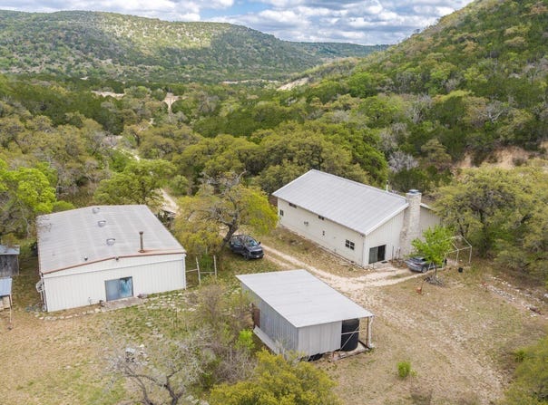 3655 N Seco Road, Utopia, TX 78884