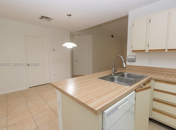 18328 NW 68th Ave, Hialeah, FL 33015
