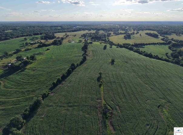 2937 Pyrmont Road, Stover, MO 65078