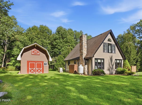 106 Smithview Drive, Greentown, PA 18426