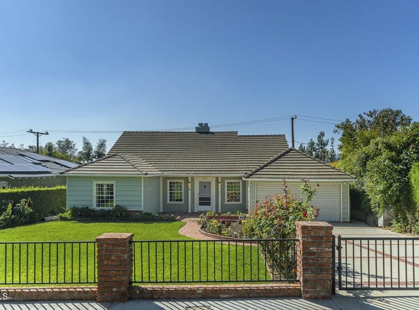 822 Salisbury Road, La Canada Flintridge, CA 91011