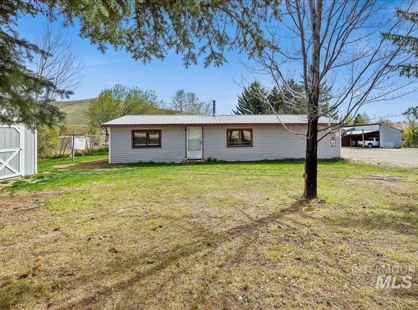 102 Willow Creek Rd, Fairfield, ID 83327