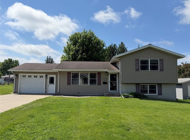 606 E Grace Street, Toledo, IA 52342