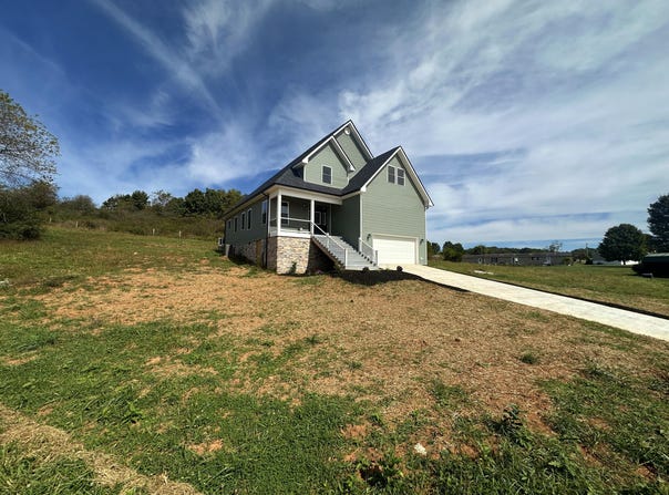 435 Willow Bend Ln, Maxwelton, WV 24957