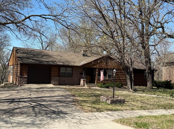 320 S Minnesota Street, Redwood Falls, MN 56283