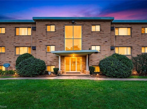 5200 ROYALTON ROAD C4, NORTH ROYALTON, OH 44133