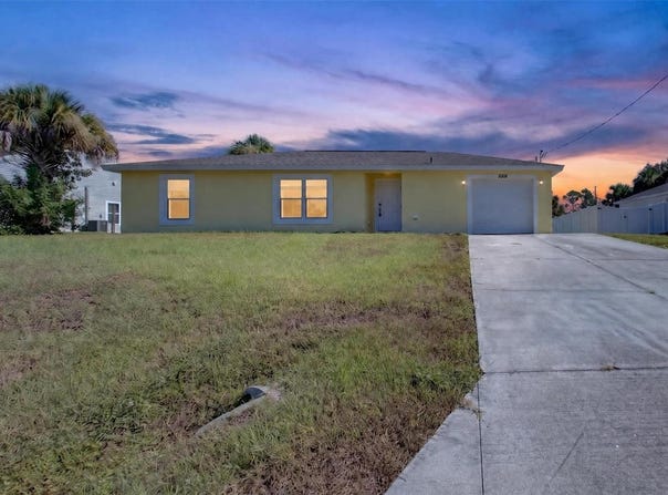 5008 S OBISPO Circle, LABELLE, FL 33935
