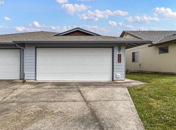 702 BENJAMIN Ave, CottageGrove, OR 97424