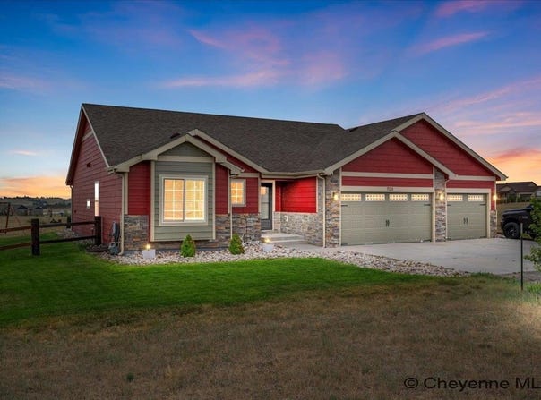 7123 TELLURIDE DR, Cheyenne, WY 82009