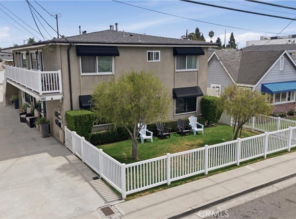 180 Rochester Street, Costa Mesa, CA 92627