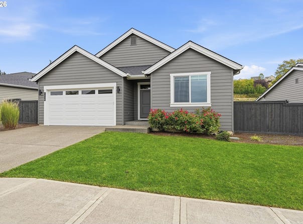 1438 NE SHELL ROCK Dr, Estacada, OR 97023