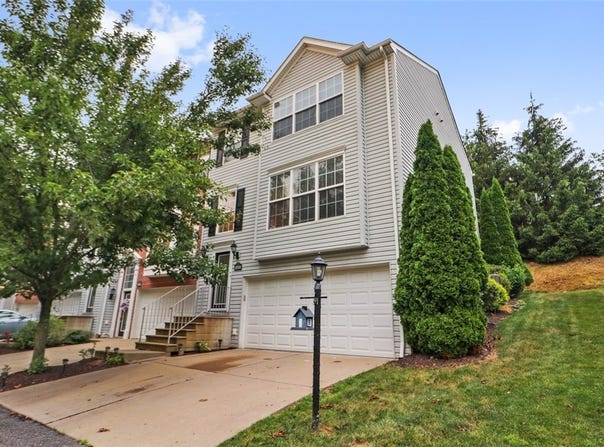 10550 Cherry Grove Ct, McCandless, PA 15090