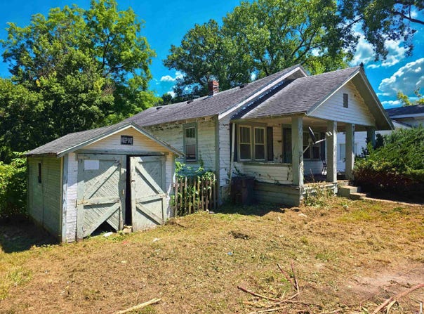 8 Dixie Drive, Anderson, IN 46016-2102