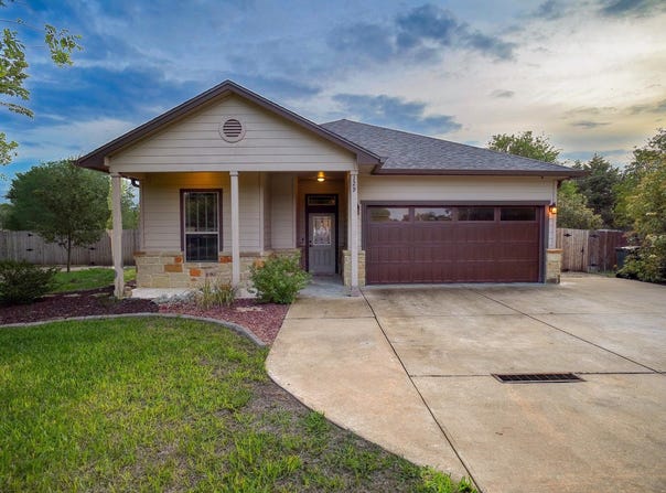129 Haliimaile Ln, Bastrop, TX 78602