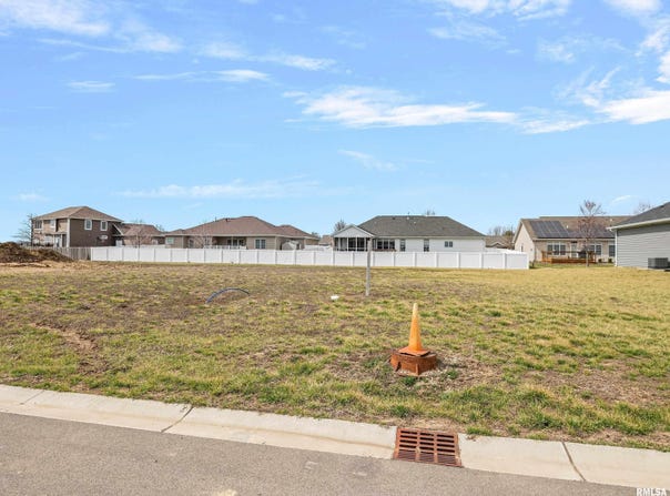 413 Sundown Lane, Chatham, IL 62629