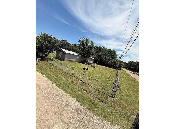 1901 Elm Drive, Kemp, TX 75143