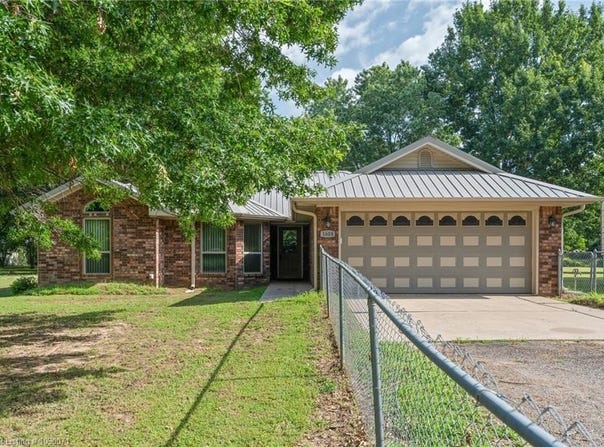 1608 Cole TER, Lavaca, AR 72941