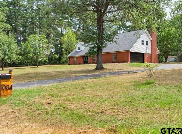 1004 Sunset, Daingerfield, TX 75638