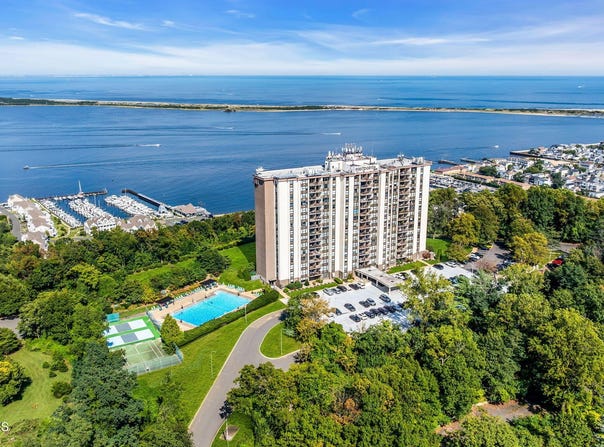 1 Scenic Drive, Highlands, NJ 07732