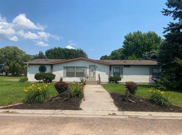 200 S 5th St, Sargent, NE 68874