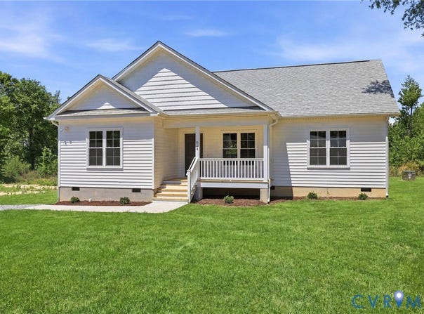 824 Nottoway Avenue, Blackstone, VA 23824