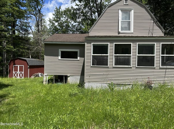 26 Bear Hill Rd, Hinsdale, MA 01235