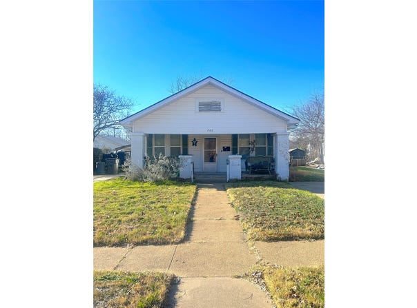 706 Virginia Street, Graham, TX 76450