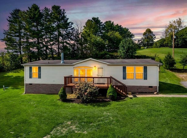 4245 DRAPER VALLEY Road, Draper, VA 24324