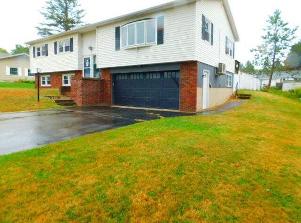 22 Mountainview Drive, Hampden, ME 04444