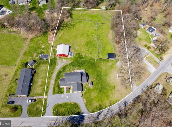 744 LIME QUARRY Road, GAP, PA 17527