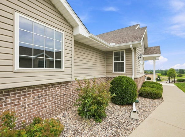 118 Summit Ct, Columbus, WI 53925