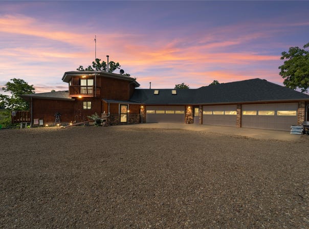 2764 D Avenue, Garwin, IA 50632