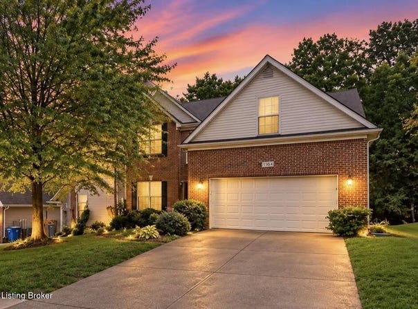 8003 Williamsgate Cir, Crestwood, KY 40014