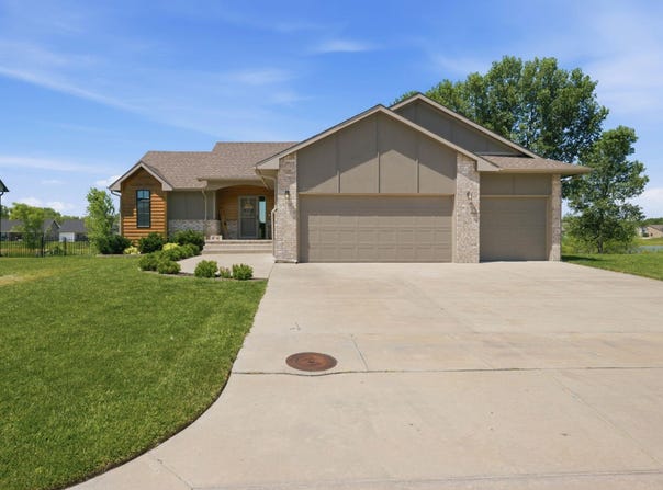 517 S Horseshoe Bend, Maize, KS 67101