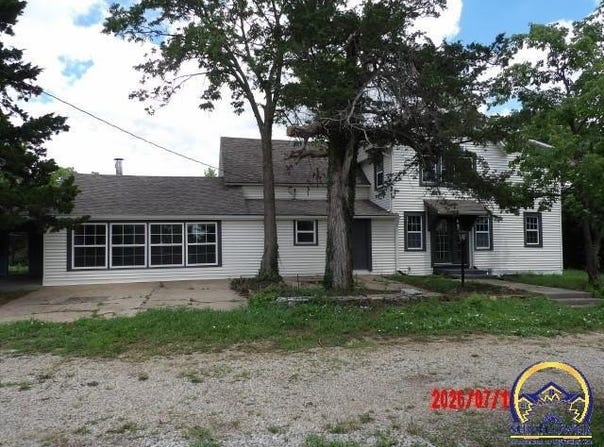 3943 SE Croco RD, Topeka, KS 66609