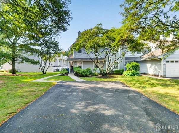 51 Woodmere Drive, Sayreville, NJ 08859